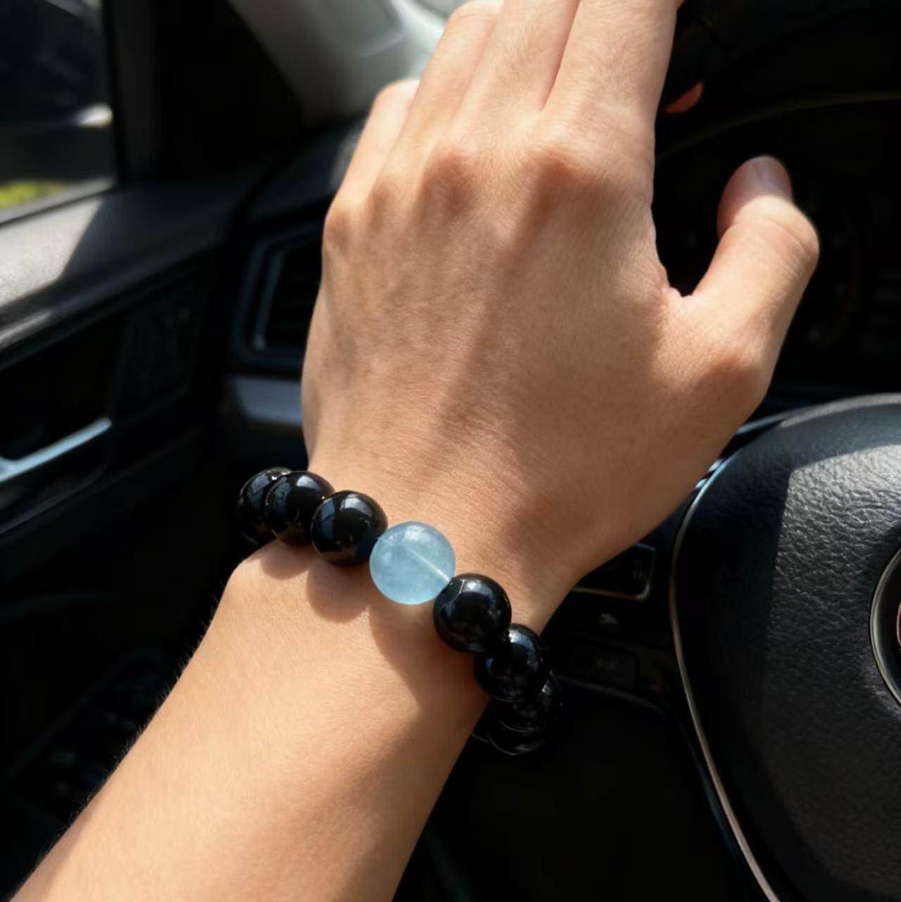 Obsidian’s "Wealth Protection" Energy: Safeguard Existing Wealth & Avoid Unexpected Losses